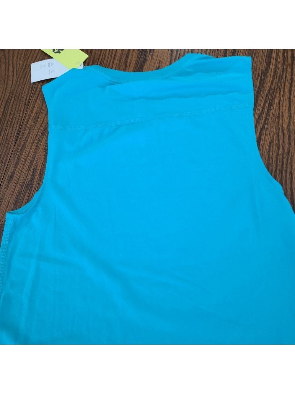 🧀 3/$15 BUNDLE 🧀 NWT Size S "All in motion" sleeveless moisture wicking shirt - Picture 4 of 6
